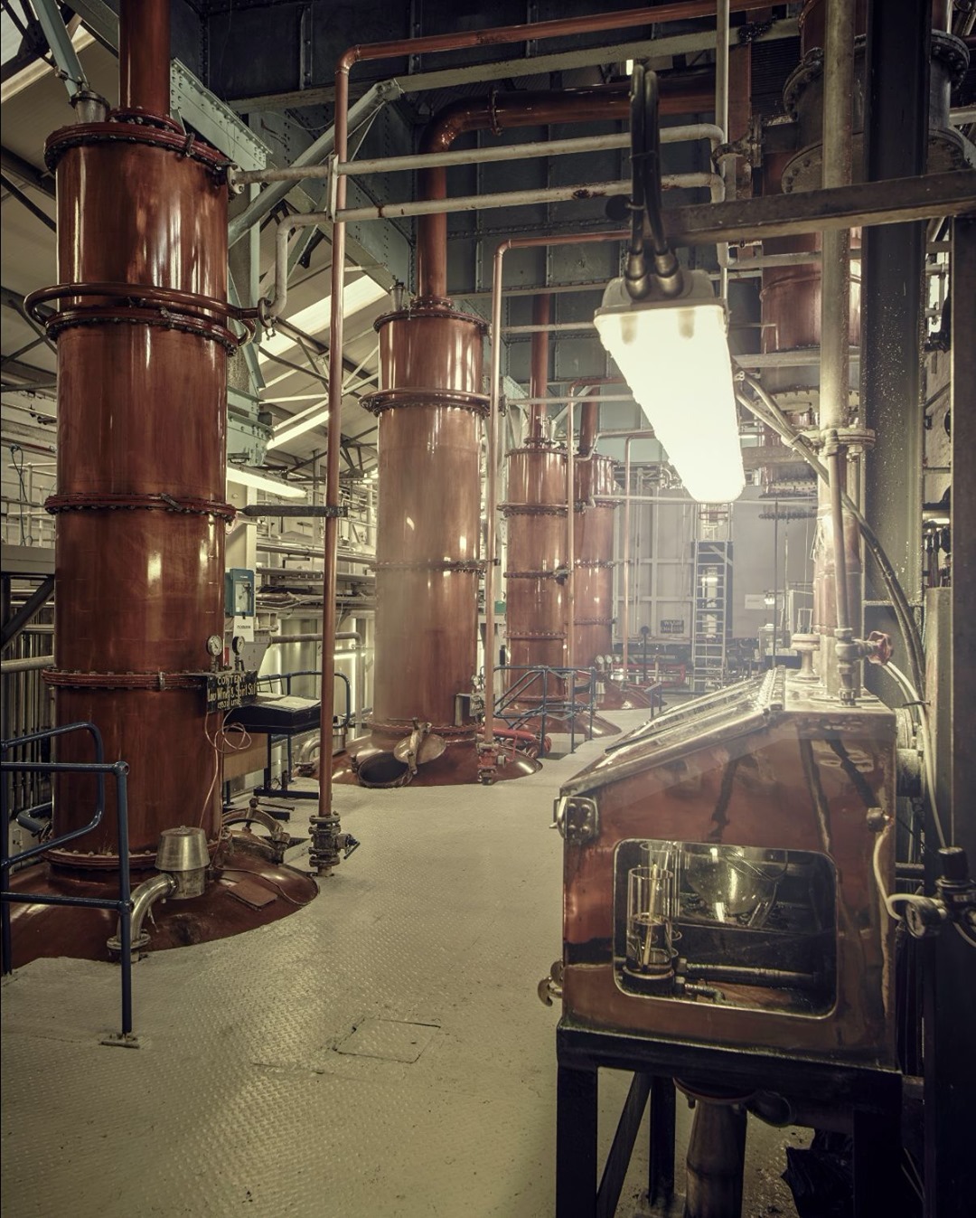 Loch Lomond's straight-neck stills